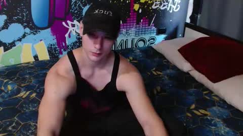 _happydayleon_ online show from 09-15-25, 12:27