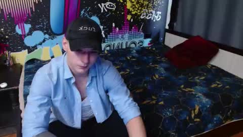_happydayleon_ online show from 09-17-25, 11:01