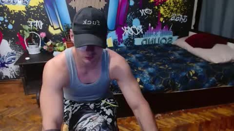 _happydayleon_ online show from 09-18-25, 06:10