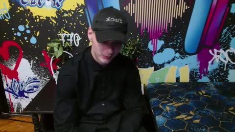 _happydayleon_ online show from 09-22-25, 05:04