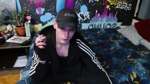 _happydayleon_ online show from 09-24-25, 06:33