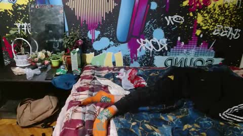 _happydayleon_ online show from 09-26-25, 10:14