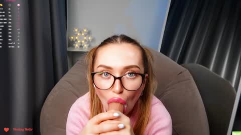 Snapshot of _healing_hottie_ chatting on 12-11-24, 10:06 Veronica online show from 12-11-24, 10:06