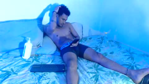 KEYLA Y SAMUEL online show from 07-18-26, 05:00