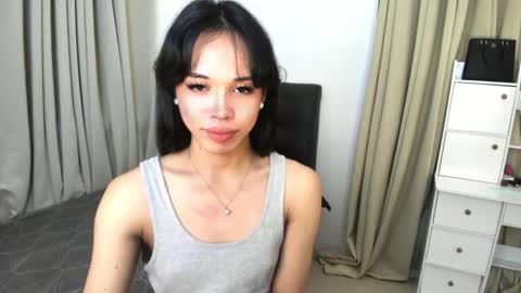 yanie online show from 10-30-25, 07:54