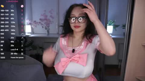 Emily online show from 04-12-26, 06:46