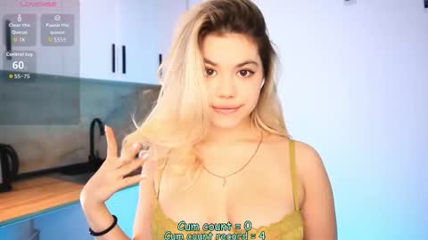 Snapshot of _iowaa_ chatting on 01-07-26, 06:38 Maria online show from 01-07-26, 06:38