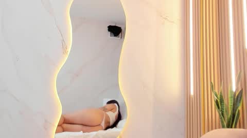Snapshot of _iris_evans chatting on 10-18-25, 03:35 _iris_evans online show from 10-18-25, 03:35