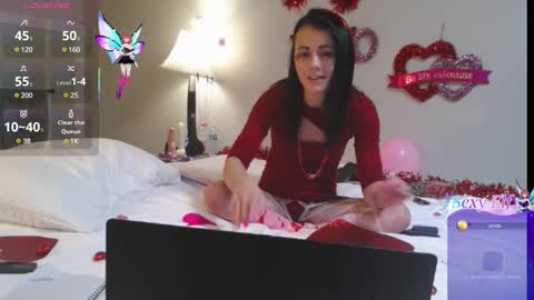 Snapshot of _ittybitty chatting on 02-15-25, 06:23  ittybitty online show from 02-15-25, 06:23