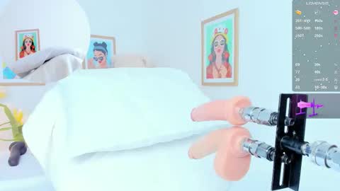 _jasminnee_ online show from 10-13-25, 01:22