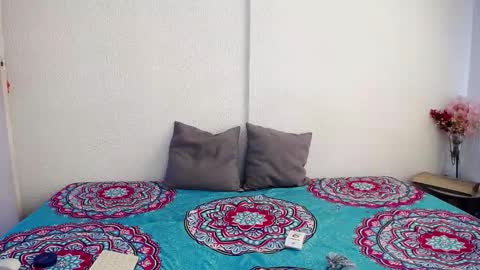 Snapshot of _joanne_and_oliver_ chatting on 09-19-25, 05:13 Joanne Oliver online show from 09-19-25, 05:13