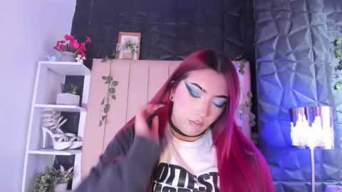 Mia online show from 02-12-26, 02:23