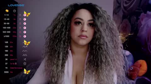 _just_a_queen_3 online show from 02-24-25, 06:15