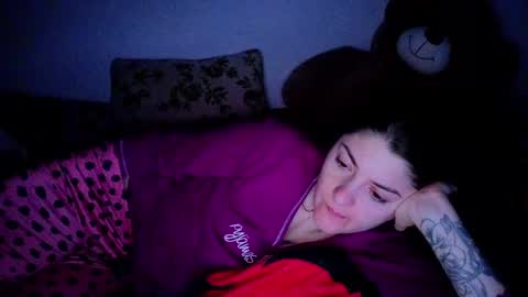 _just_a_simple_girl online show from 06-01-26, 02:02