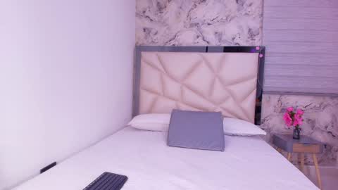 Kendall online show from 04-15-26, 03:02