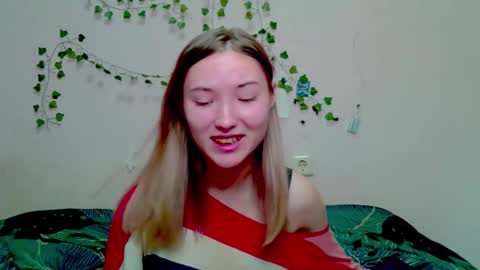 _kikiclark_ online show from 11-26-25, 07:37