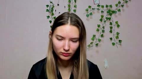 _kikiclark_ online show from 12-21-25, 09:16