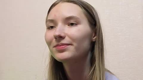 Snapshot of _kikiclark_ chatting on 06-06-26, 01:00 _kikiclark_ online show from 06-06-26, 01:00