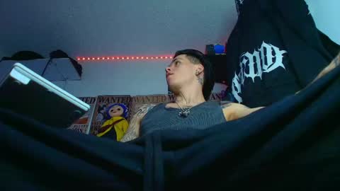 Snapshot of _kingshadows_ chatting on 05-14-26, 10:38 SHADOW online show from 05-14-26, 10:38