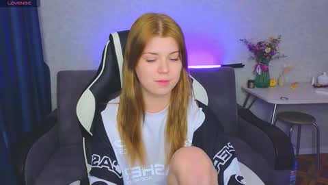 Molly   Emily online show from 11-28-25, 06:10