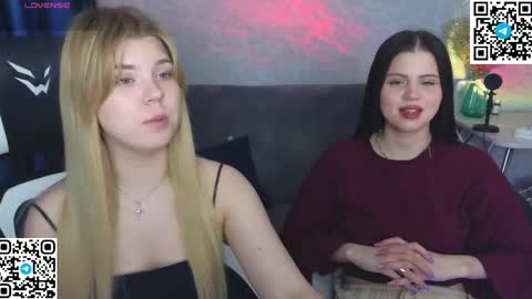 Molly   Emily online show from 04-14-26, 07:20