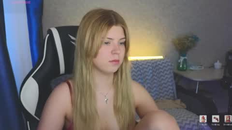 Snapshot of _kirieshka chatting on 05-25-26, 04:46 Molly Emily online show from 05-25-26, 04:46