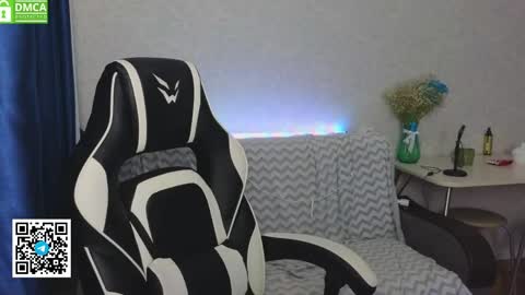 Snapshot of _kirieshka chatting on 06-01-26, 01:35 Molly Emily online show from 06-01-26, 01:35
