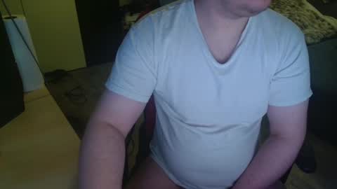 Snapshot of _kitsu_ chatting on 12-22-24, 04:17 _kitsu_ online show from 12-22-24, 04:17