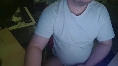 Snapshot of _kitsu_ chatting on 09-28-25, 12:32 _kitsu_ online show from 09-28-25, 12:32