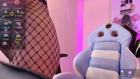 _kur0mi_ online show from 02-08-25, 05:08