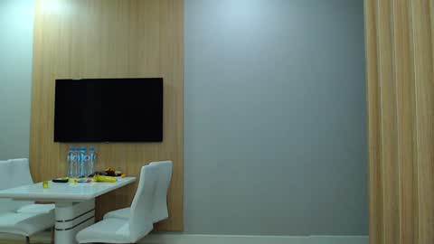 Snapshot of _kurt chatting on 12-08-24, 10:14 Kurt online show from 12-08-24, 10:14