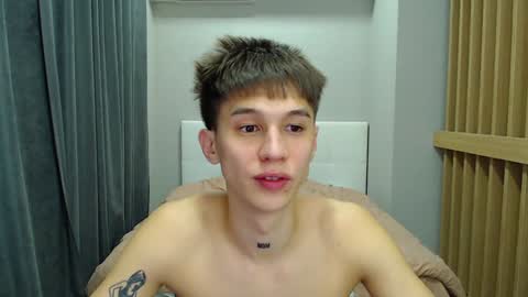 Snapshot of _kurt chatting on 01-09-25, 04:49 Kurt online show from 01-09-25, 04:49