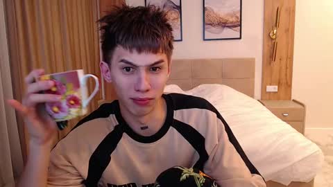 Snapshot of _kurt chatting on 03-06-25, 10:47 Kurt online show from 03-06-25, 10:47