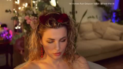 _lady__m_ online show from 04-30-26, 07:53