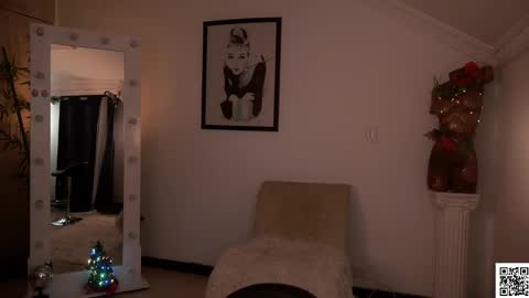 Snapshot of _lady_di chatting on 12-13-24, 03:38 Not on OF Some stuff for sale  online show from 12-13-24, 03:38