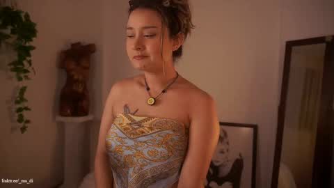 Snapshot of _lady_di chatting on 09-19-25, 04:03 Not on OF Some stuff for sale  online show from 09-19-25, 04:03