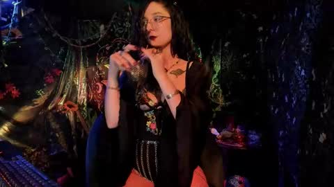 Lady Luna online show from 11-13-25, 12:09