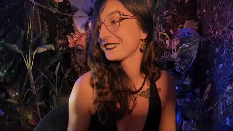 Snapshot of _lady_luna_ chatting on 07-12-26, 12:01 Lady Luna online show from 07-12-26, 12:01
