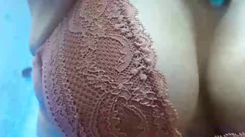 SANDRA online show from 11-11-25, 05:18