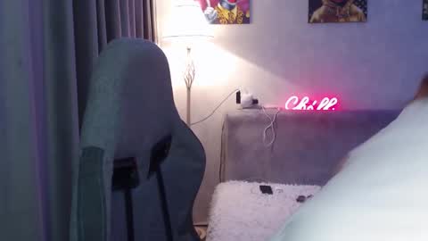 _lalune_ online show from 11-18-25, 03:05