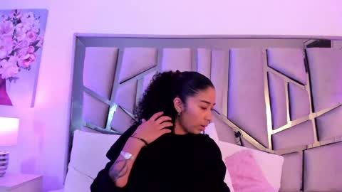 Lanna  online show from 12-29-24, 12:23