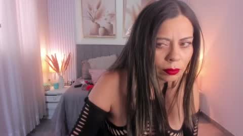 paulina  online show from 07-16-26, 06:58