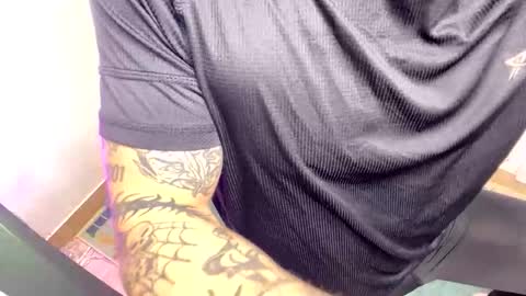 Layne online show from 11-05-25, 09:31