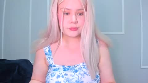 Snapshot of _leana_oo chatting on 09-23-25, 01:47 leana online show from 09-23-25, 01:47