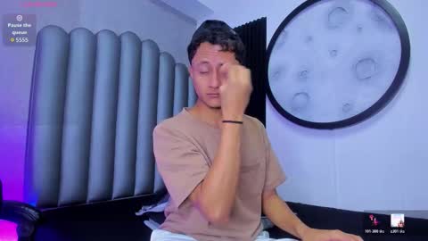 _leohot_ online show from 01-10-26, 03:19