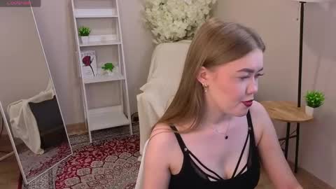 _liilcrystal_ online show from 06-06-26, 07:07
