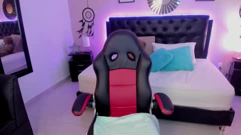 Liily online show from 02-15-26, 07:51