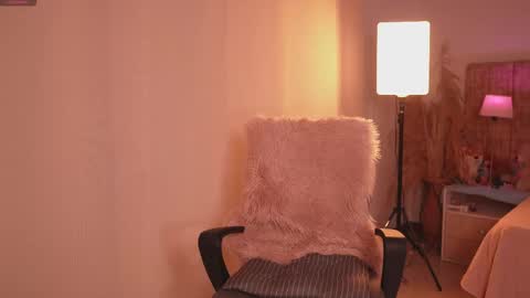 Lissana online show from 12-18-25, 10:16