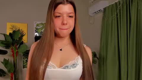 Snapshot of _lola_belle chatting on 08-09-26, 05:34 Lola3 online show from 08-09-26, 05:34