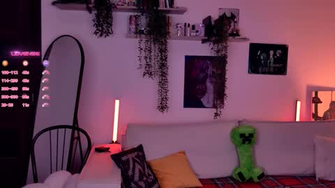 Lolly online show from 11-22-25, 09:19